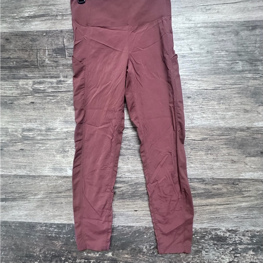 Athleta Burgundy Trekkie Hybrid Crop Tight Pants Leggings size 2